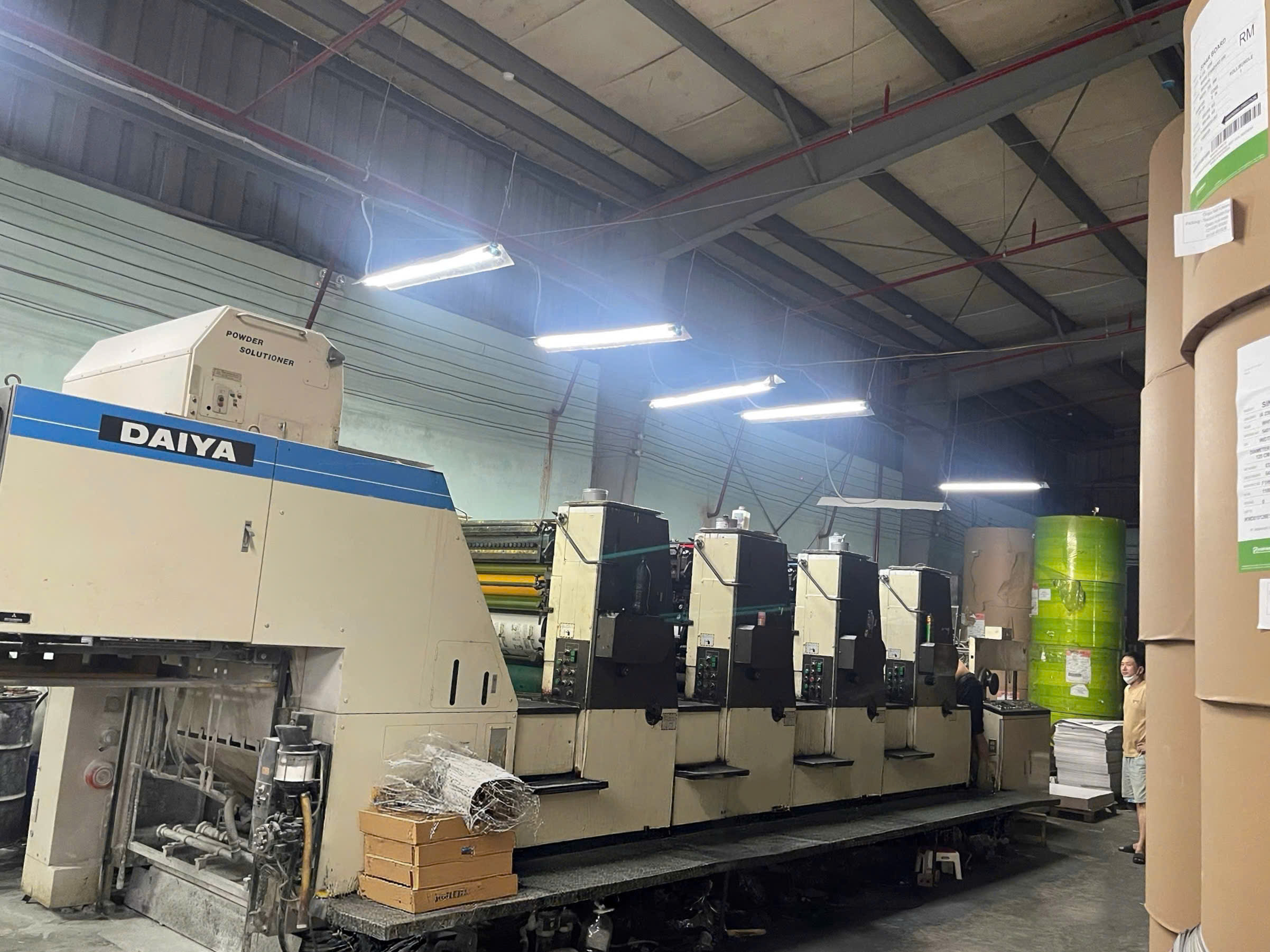 Máy in offset DAIYA 5 màu tại nhà máy Hồng Điệp