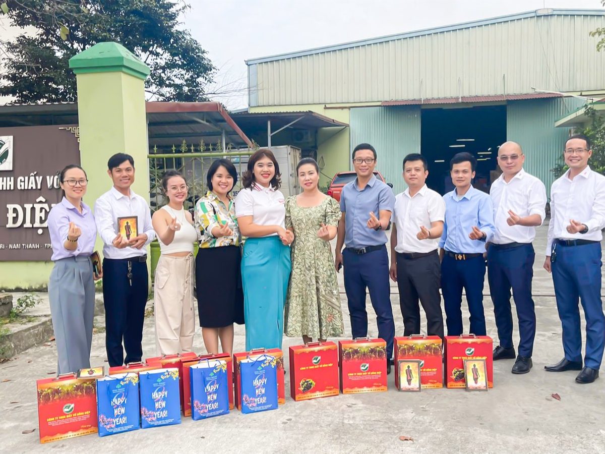 Ban lãnh đạo Hồng Điệp cùng đối tác